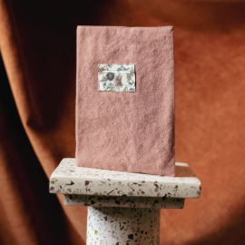 CONSEILS - Pourquoi offrir un protège carnet de santé comme cadeau de naissance ?